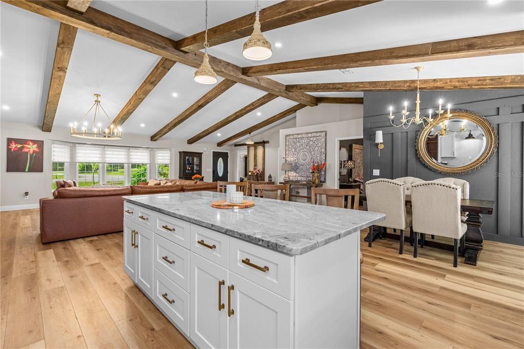 待售: $729,000 (4 贝兹, 3 浴室, 2040 平方英尺)