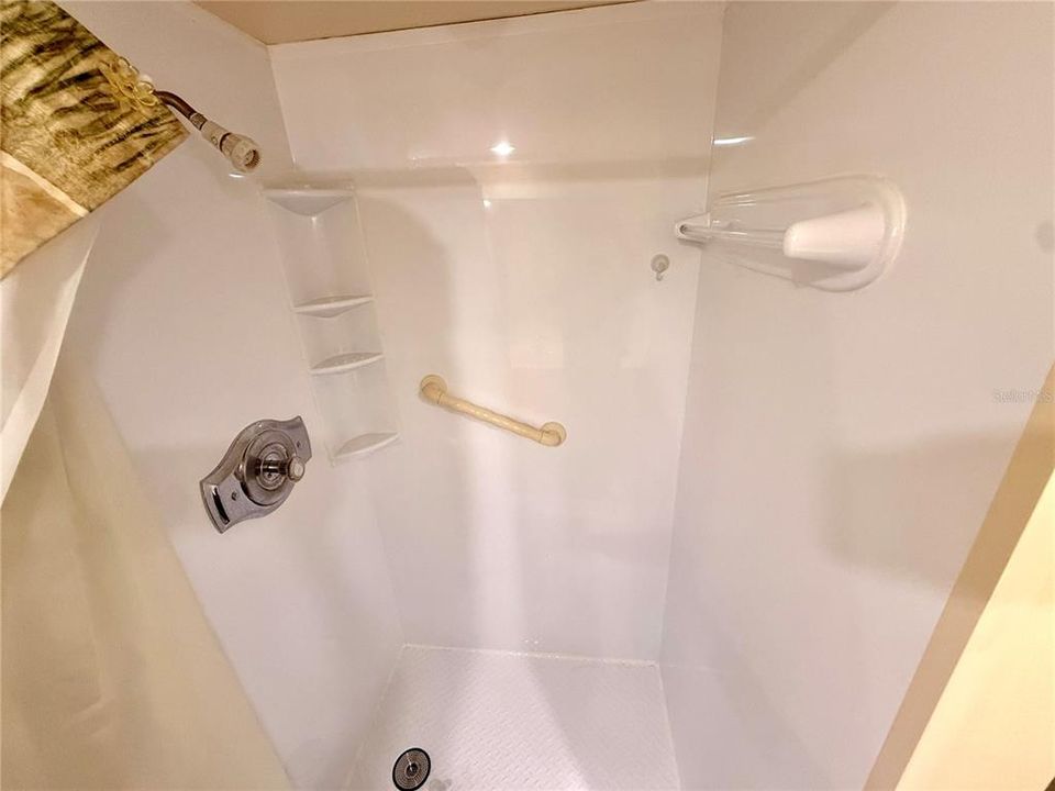 出租: $1,850 (2 贝兹, 2 浴室, 1344 平方英尺)