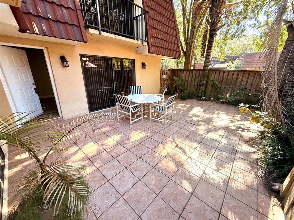 出租: $1,850 (2 贝兹, 2 浴室, 1344 平方英尺)