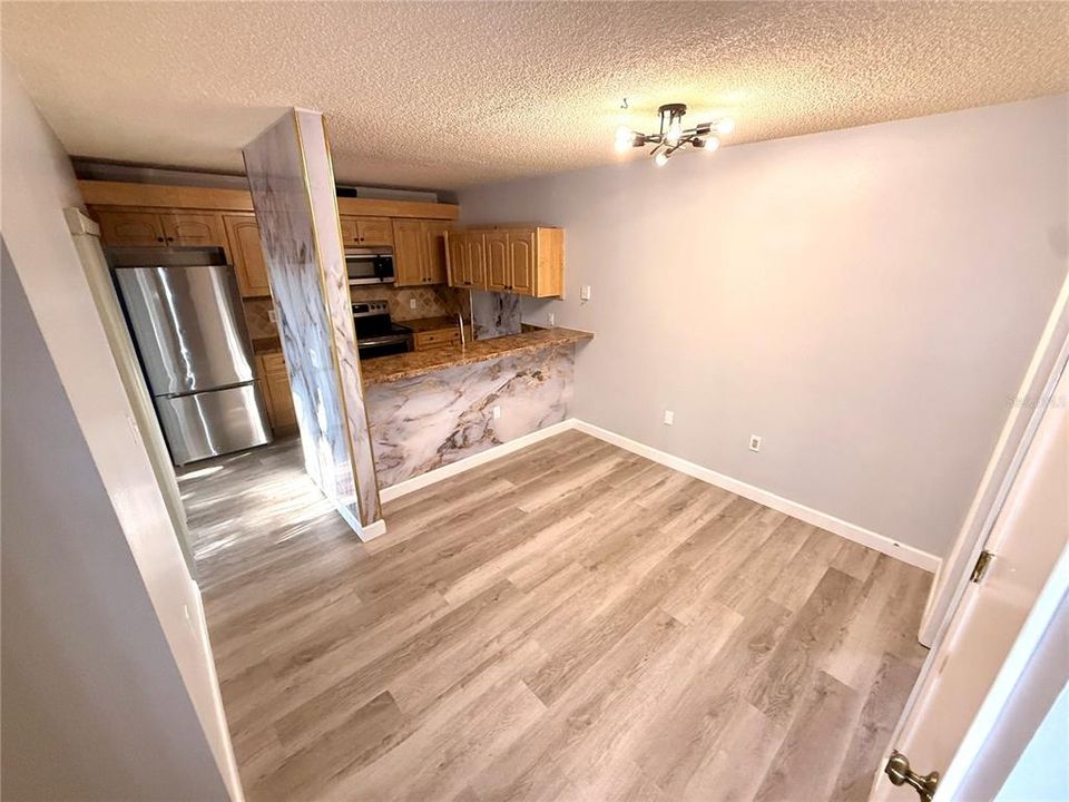 出租: $1,850 (2 贝兹, 2 浴室, 1344 平方英尺)