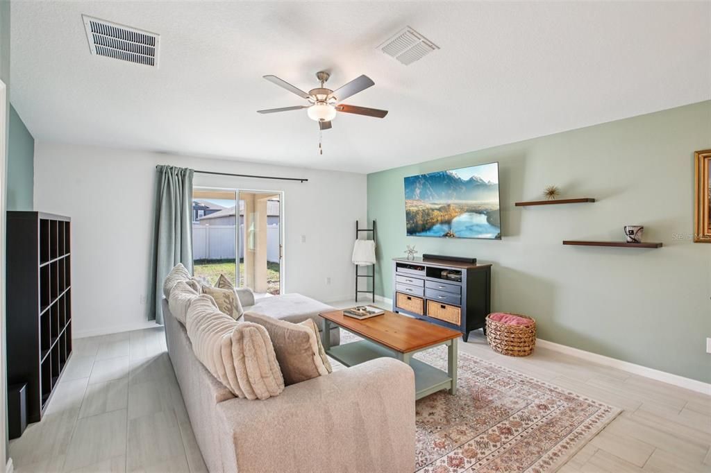 En Venta: $390,000 (4 camas, 2 baños, 1810 Pies cuadrados)