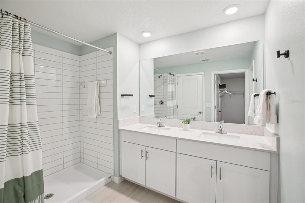 En Venta: $390,000 (4 camas, 2 baños, 1810 Pies cuadrados)