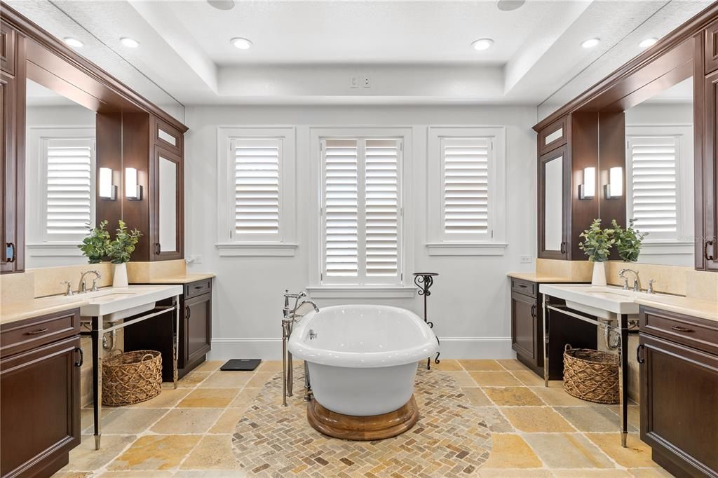 For Sale: $3,750,000 (6 beds, 5 baths, 5855 Square Feet)