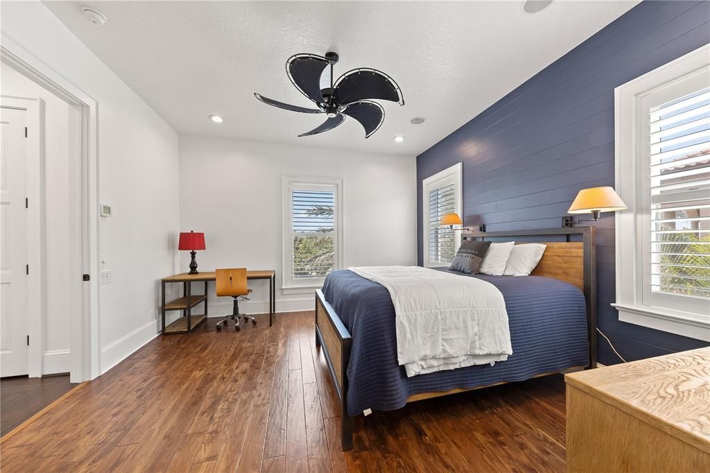 For Sale: $3,750,000 (6 beds, 5 baths, 5855 Square Feet)