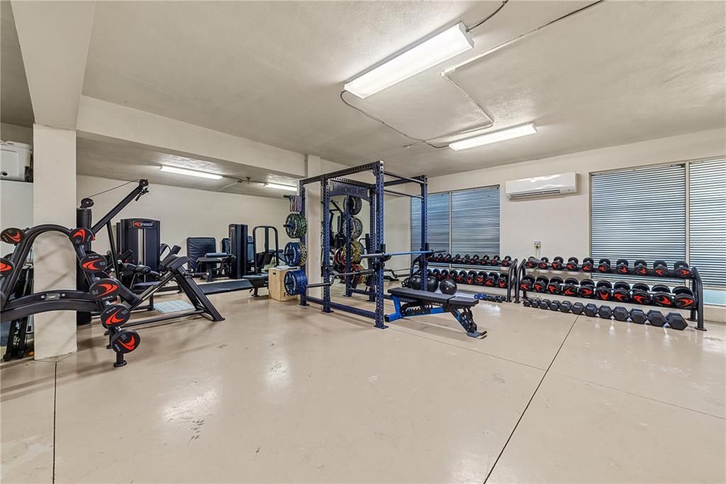 For Sale: $3,750,000 (6 beds, 5 baths, 5855 Square Feet)