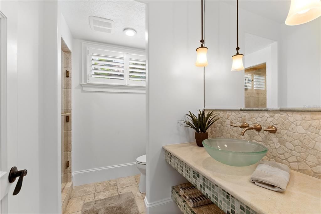 For Sale: $3,750,000 (6 beds, 5 baths, 5855 Square Feet)