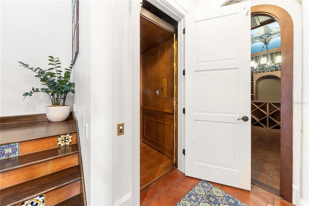 For Sale: $3,750,000 (6 beds, 5 baths, 5855 Square Feet)