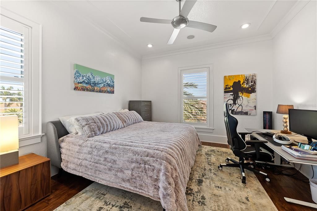 For Sale: $3,750,000 (6 beds, 5 baths, 5855 Square Feet)