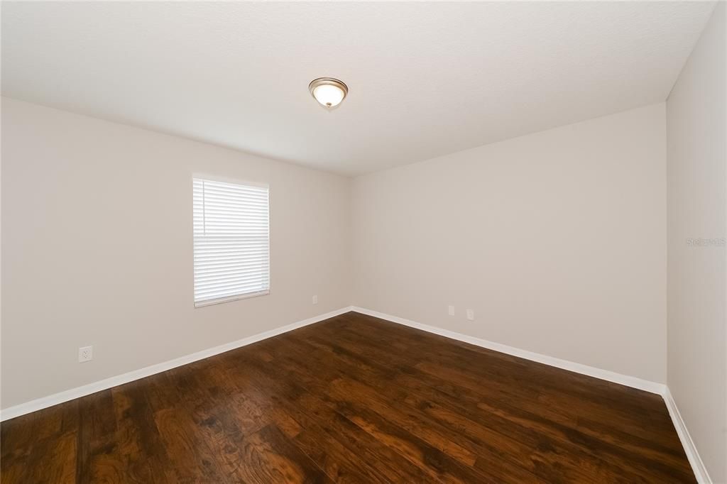 待售: $350,000 (4 贝兹, 2 浴室, 2754 平方英尺)