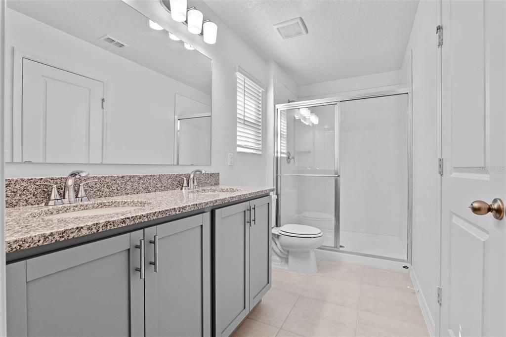 For Rent: $2,300 (3 beds, 2 baths, 1573 Square Feet)