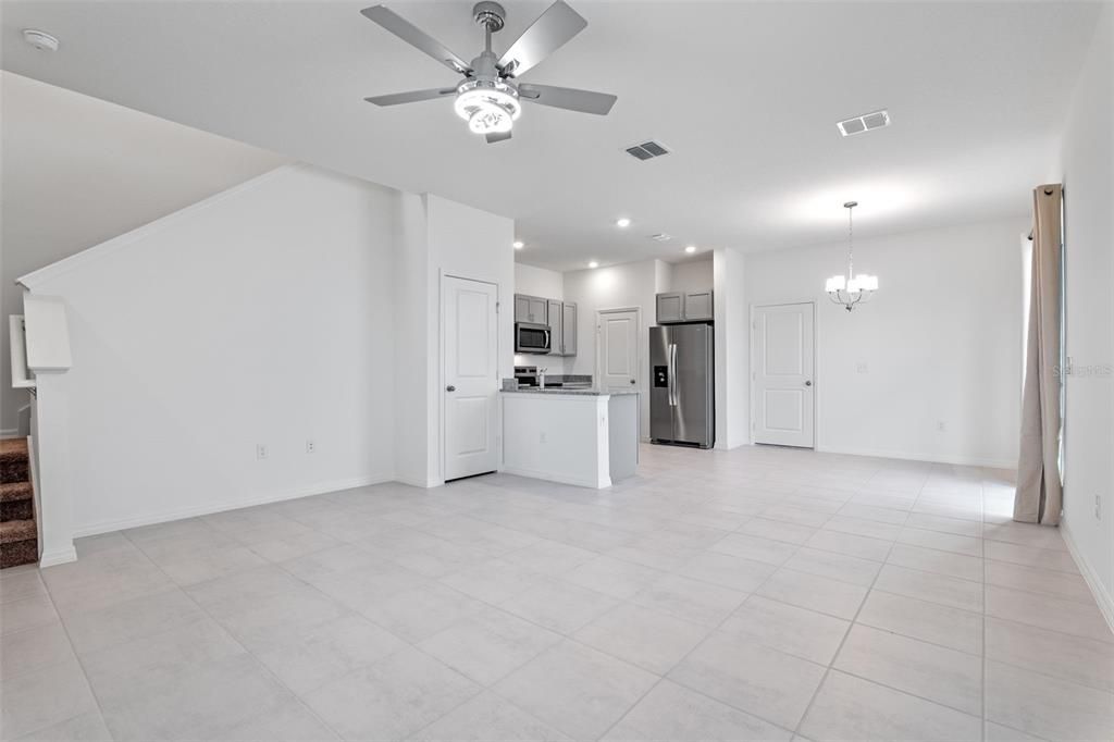 For Rent: $2,300 (3 beds, 2 baths, 1573 Square Feet)