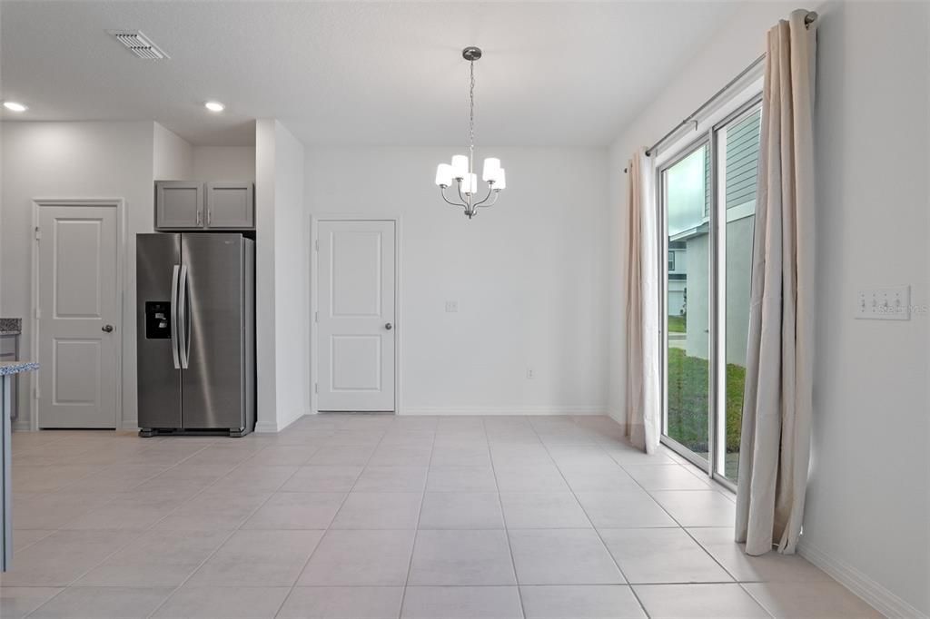 For Rent: $2,300 (3 beds, 2 baths, 1573 Square Feet)