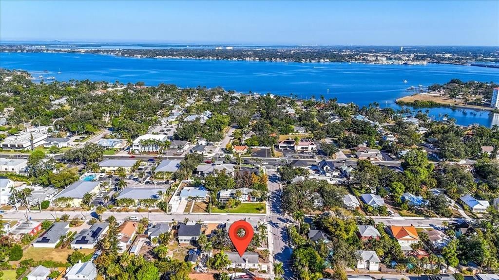 На продажу: $274,900 (2 спален, 2 ванн, 1200 Квадратных фут)