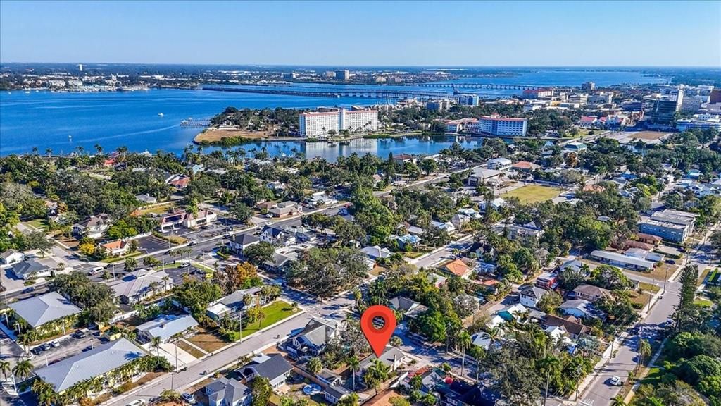 На продажу: $274,900 (2 спален, 2 ванн, 1200 Квадратных фут)