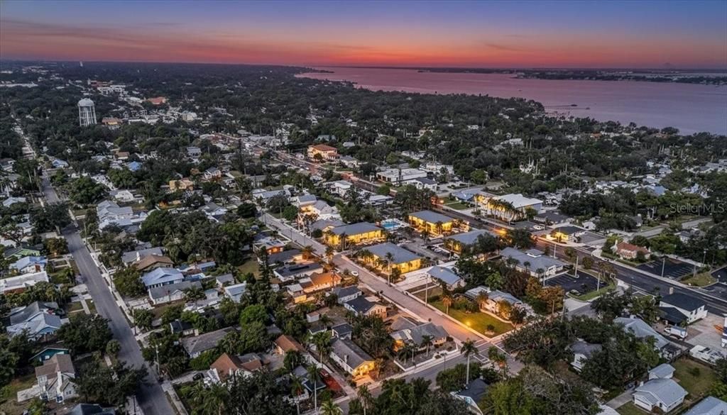 На продажу: $274,900 (2 спален, 2 ванн, 1200 Квадратных фут)