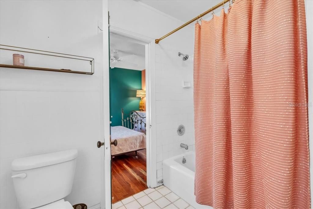 На продажу: $274,900 (2 спален, 2 ванн, 1200 Квадратных фут)