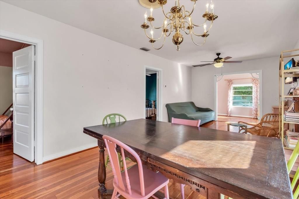 На продажу: $274,900 (2 спален, 2 ванн, 1200 Квадратных фут)