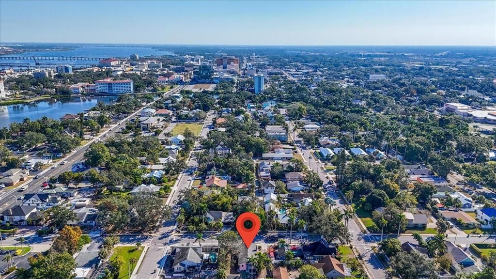 На продажу: $274,900 (2 спален, 2 ванн, 1200 Квадратных фут)