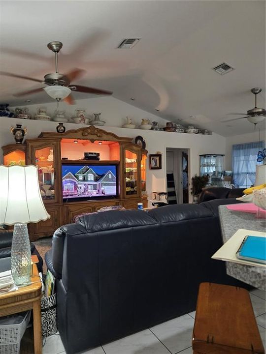 For Sale: $495,000 (3 beds, 2 baths, 1894 Square Feet)