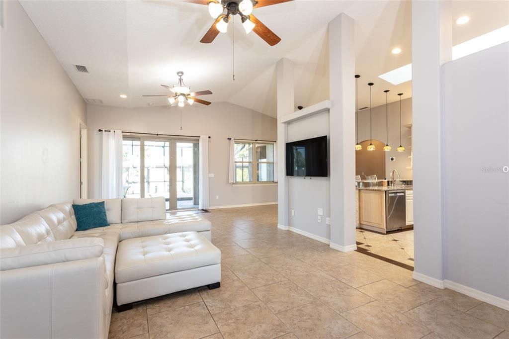 待售: $999,000 (3 贝兹, 3 浴室, 2093 平方英尺)