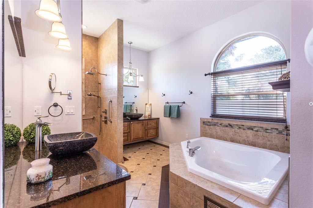 待售: $999,000 (3 贝兹, 3 浴室, 2093 平方英尺)