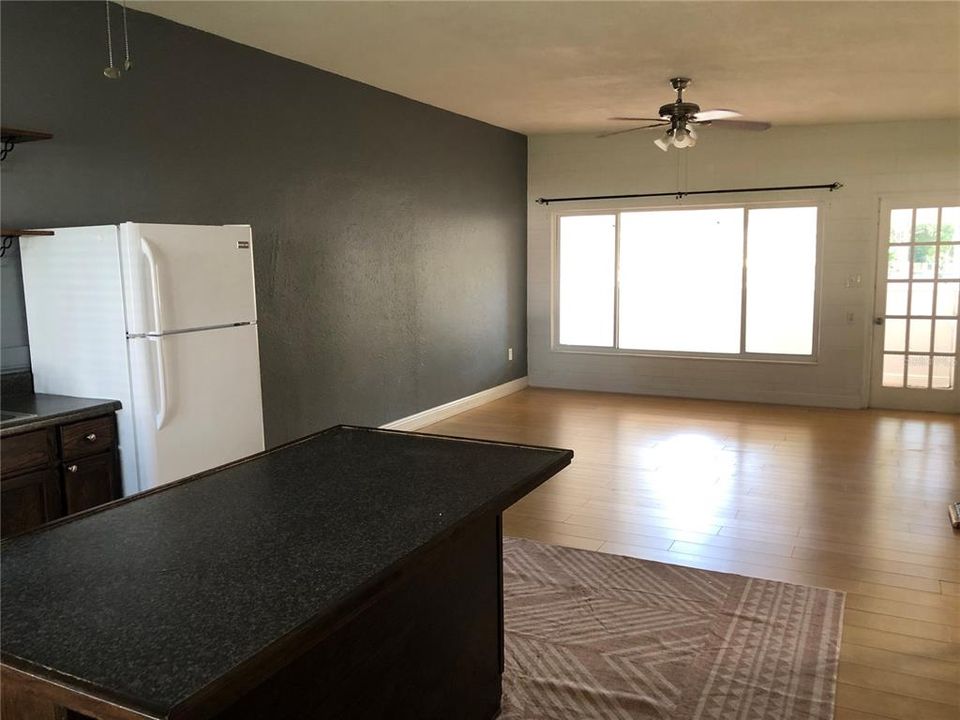 For Rent: $1,450 (2 beds, 1 baths, 1100 Square Feet)