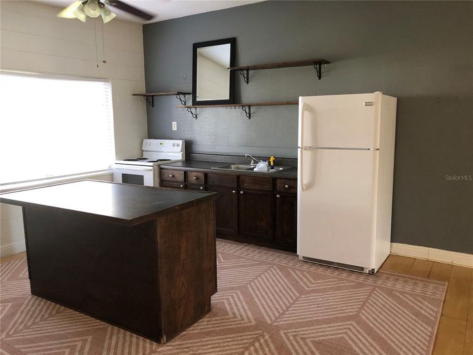 For Rent: $1,450 (2 beds, 1 baths, 1100 Square Feet)