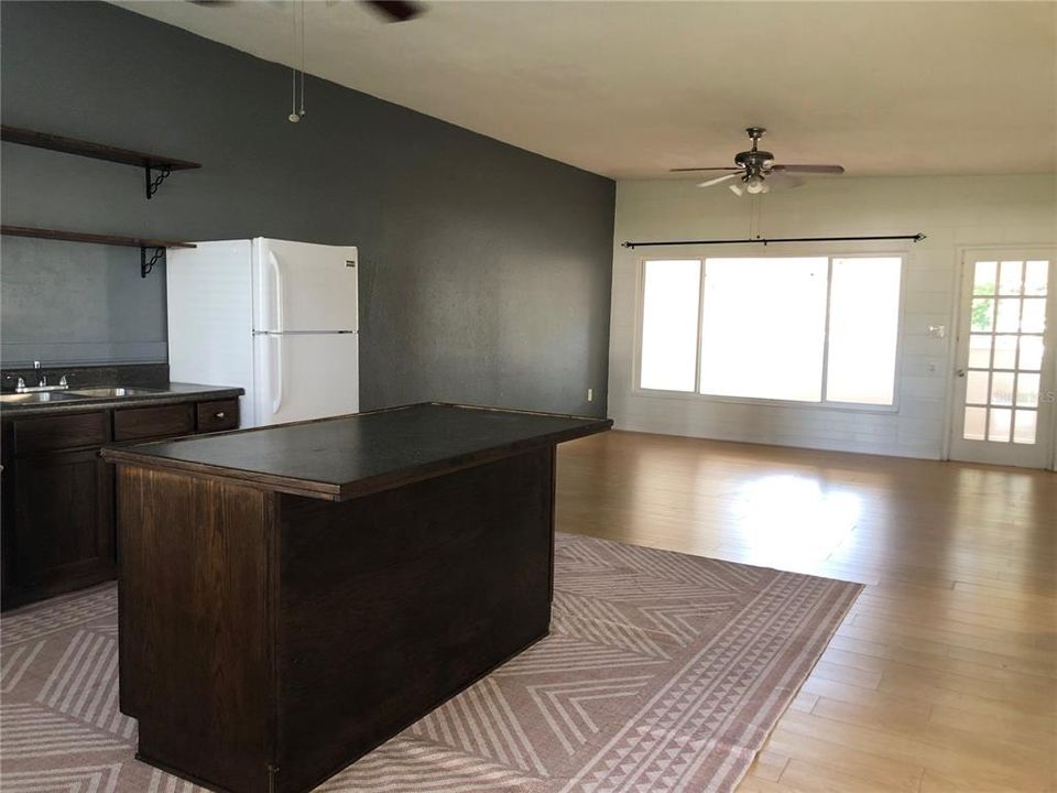 For Rent: $1,450 (2 beds, 1 baths, 1100 Square Feet)