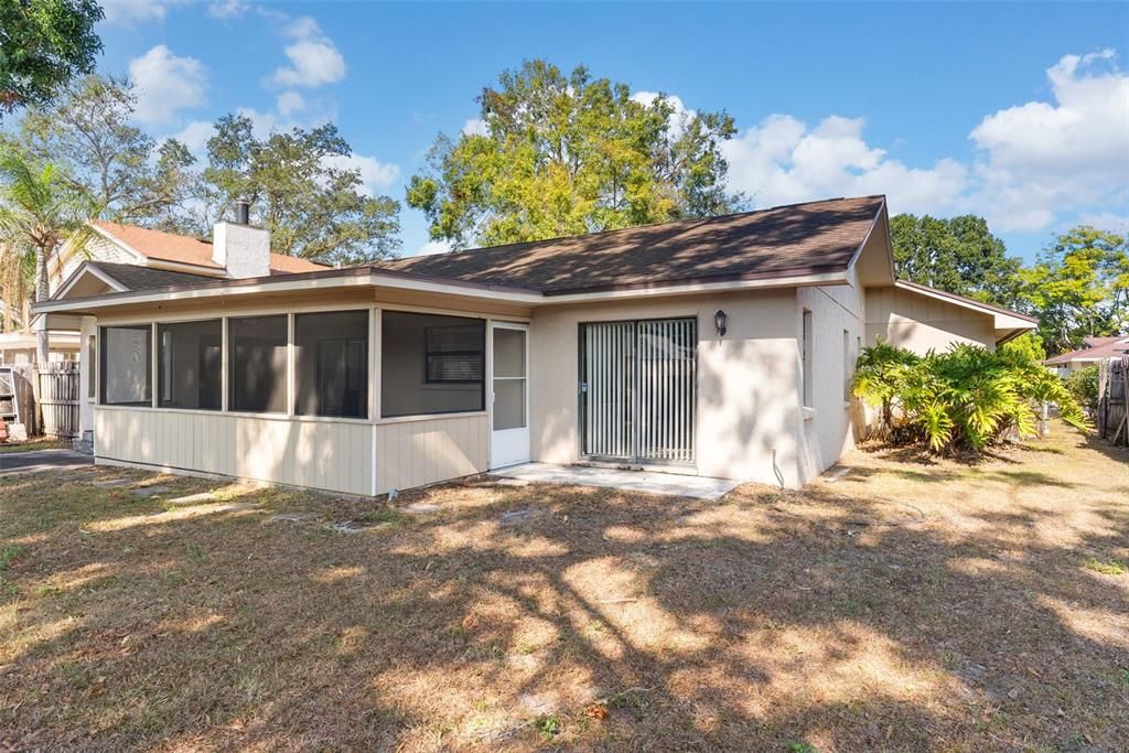 Под контрактом: $374,900 (3 спален, 2 ванн, 1356 Квадратных фут)