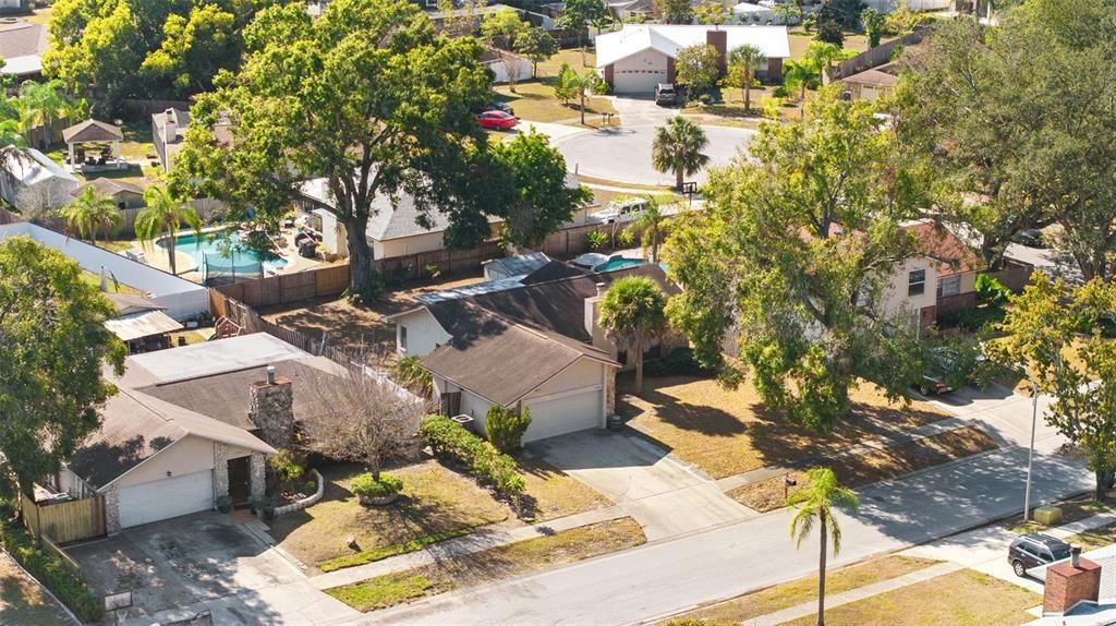 Под контрактом: $374,900 (3 спален, 2 ванн, 1356 Квадратных фут)