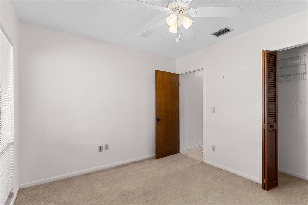 Под контрактом: $374,900 (3 спален, 2 ванн, 1356 Квадратных фут)