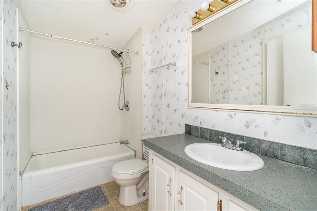 Activo con contrato: $185,000 (3 camas, 2 baños, 1620 Pies cuadrados)