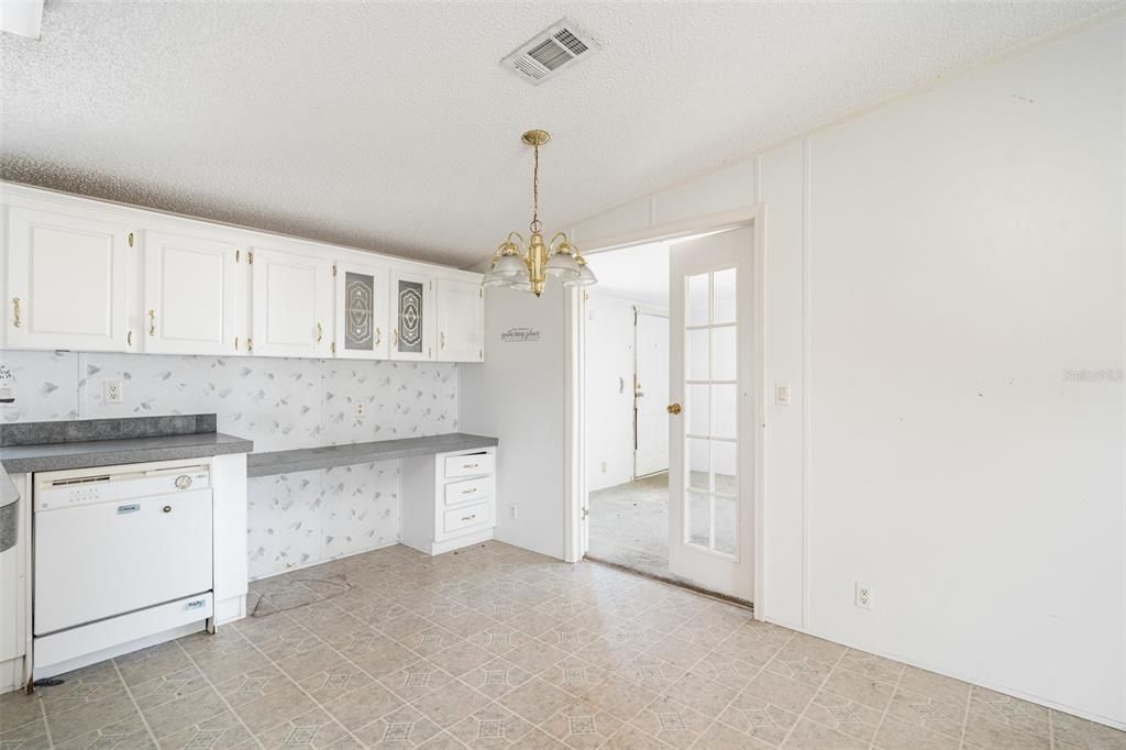 Activo con contrato: $185,000 (3 camas, 2 baños, 1620 Pies cuadrados)