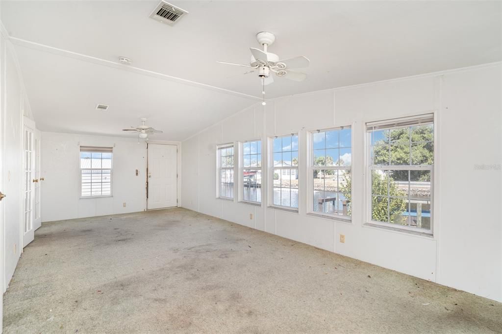 Activo con contrato: $185,000 (3 camas, 2 baños, 1620 Pies cuadrados)