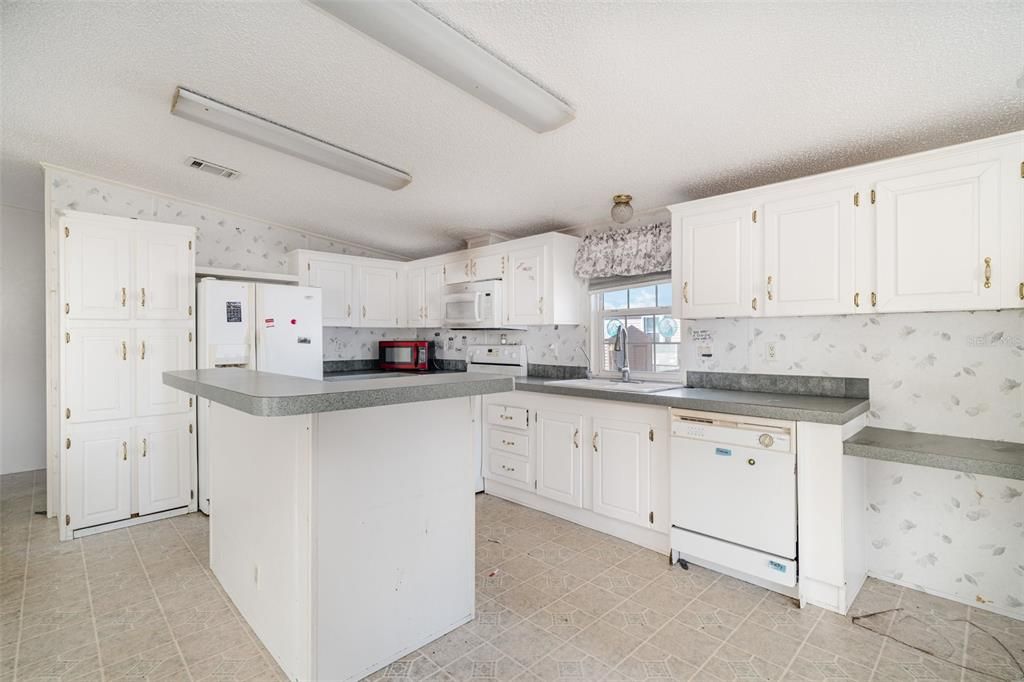 Activo con contrato: $185,000 (3 camas, 2 baños, 1620 Pies cuadrados)