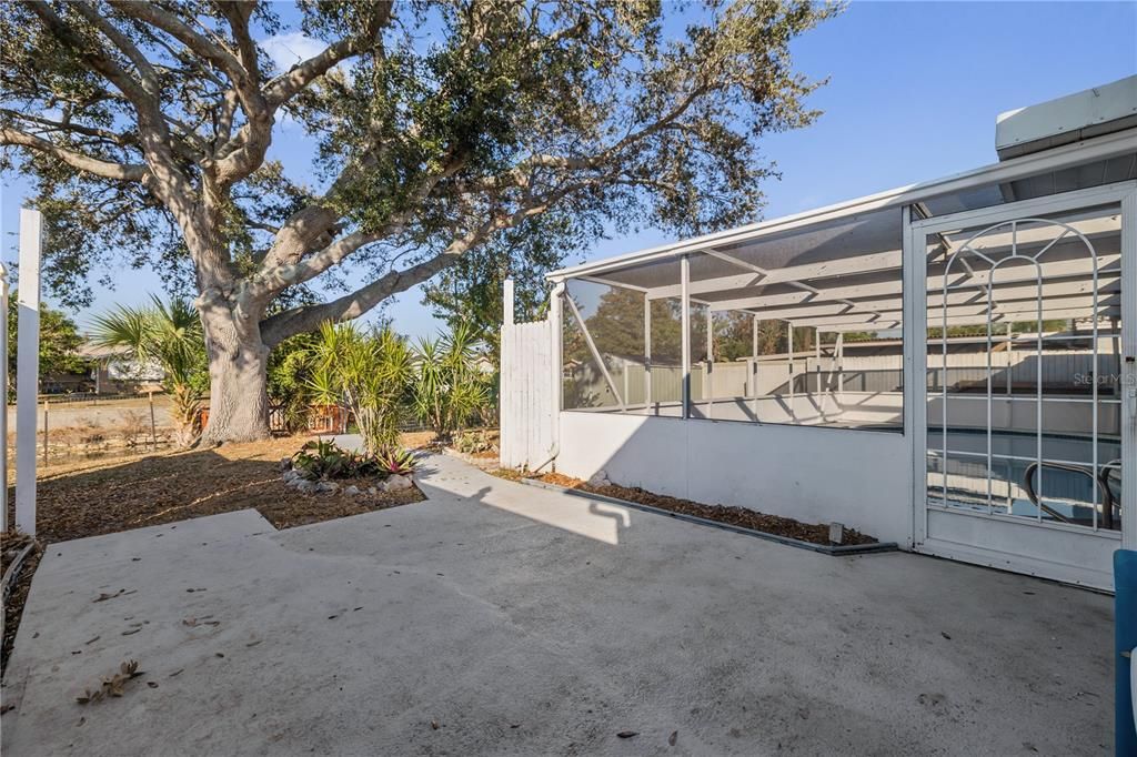 For Sale: $325,000 (3 beds, 2 baths, 1442 Square Feet)