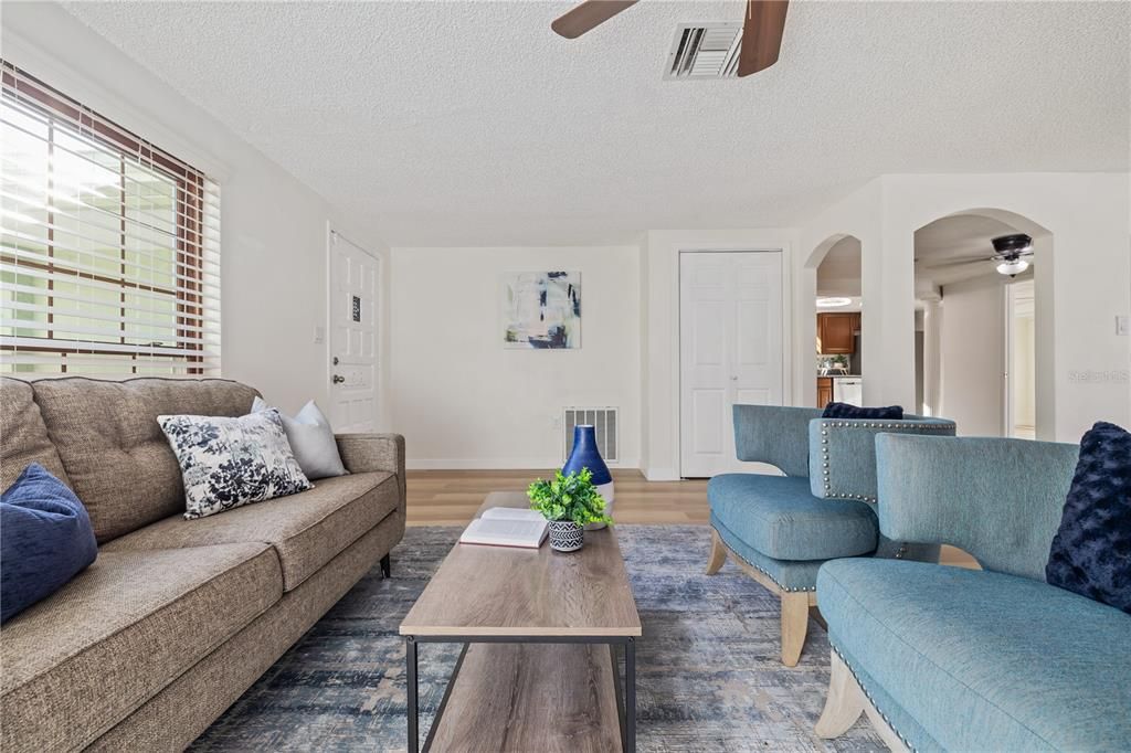 For Sale: $325,000 (3 beds, 2 baths, 1442 Square Feet)