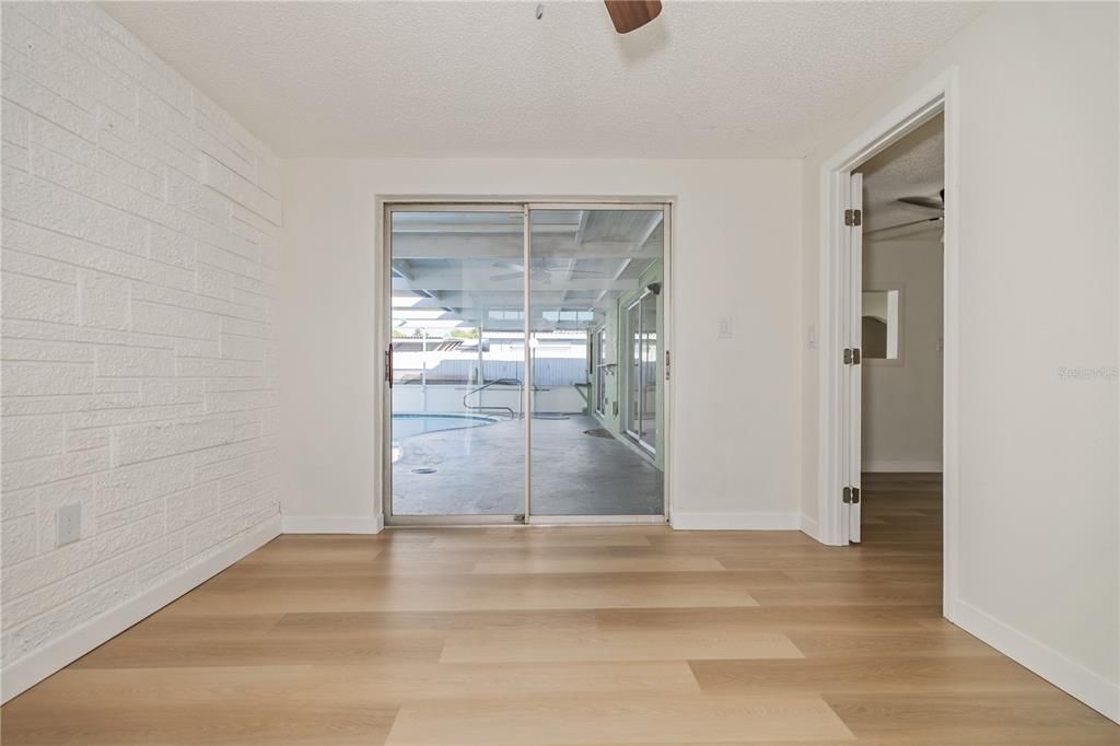 For Sale: $325,000 (3 beds, 2 baths, 1442 Square Feet)