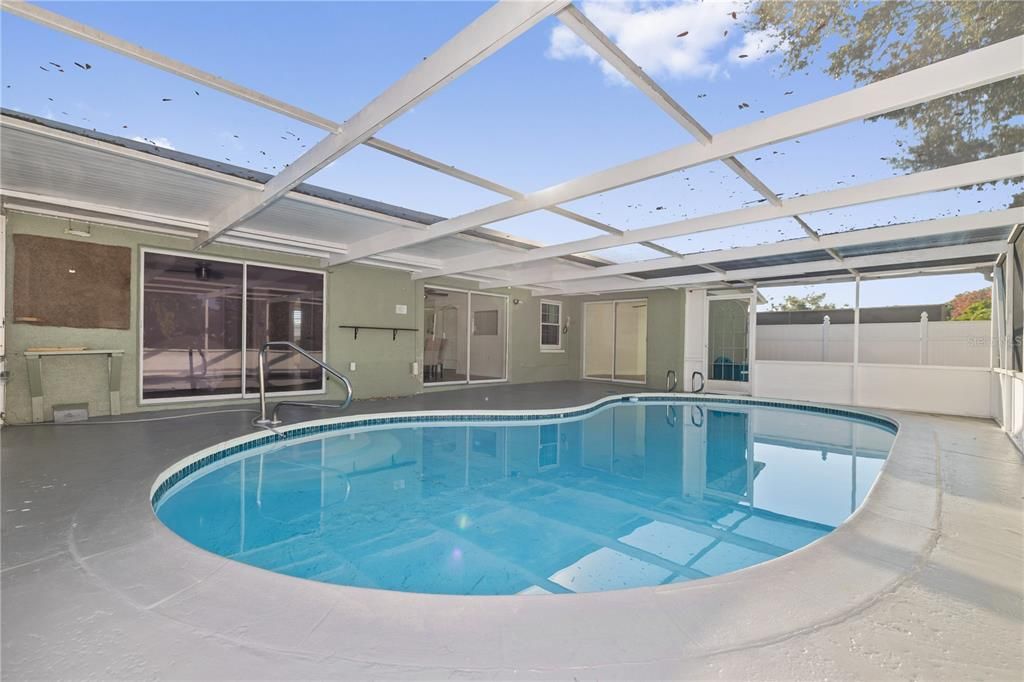 For Sale: $325,000 (3 beds, 2 baths, 1442 Square Feet)