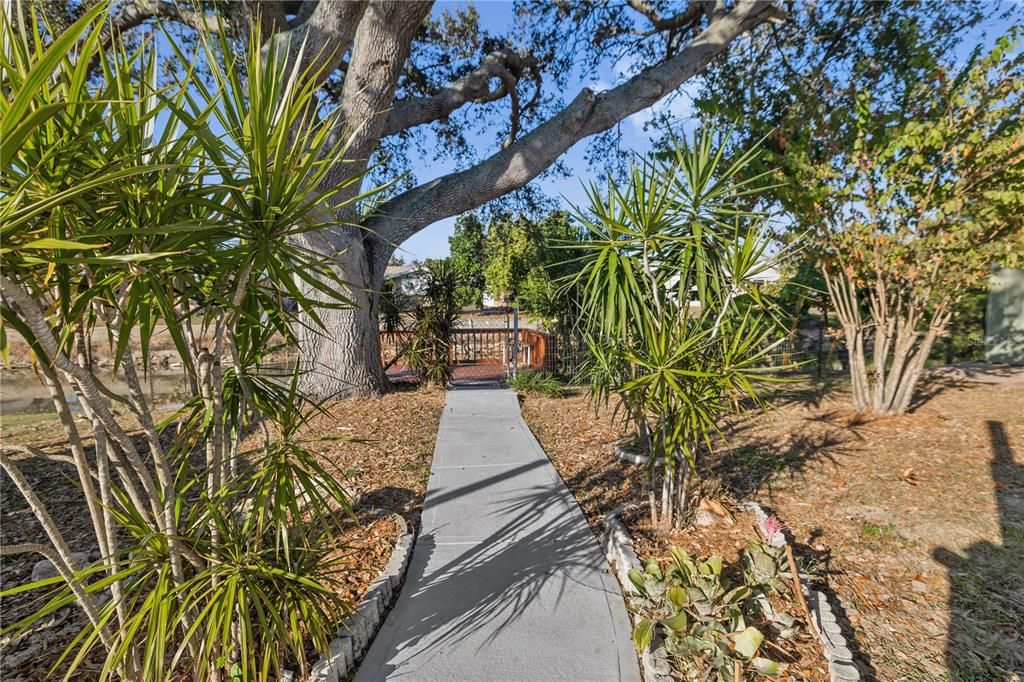 For Sale: $325,000 (3 beds, 2 baths, 1442 Square Feet)