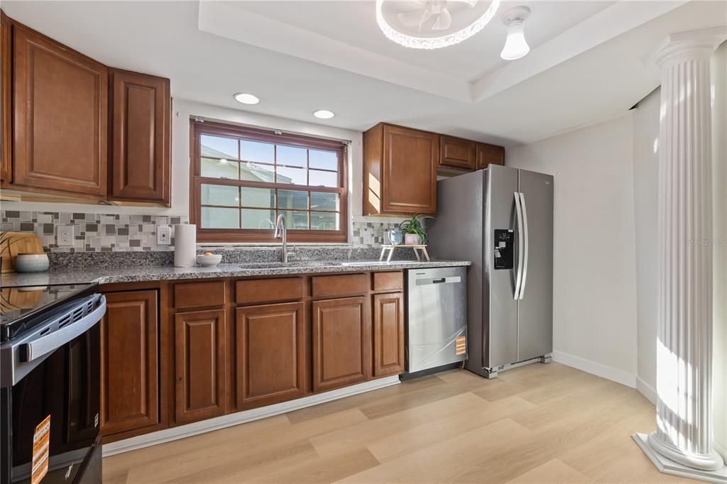 For Sale: $325,000 (3 beds, 2 baths, 1442 Square Feet)