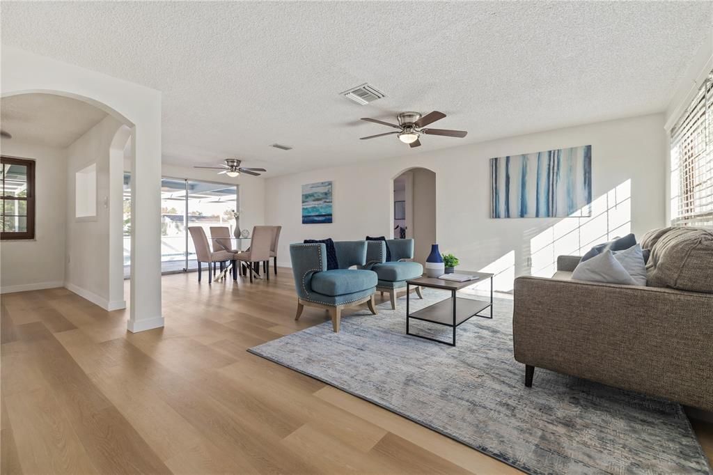 For Sale: $325,000 (3 beds, 2 baths, 1442 Square Feet)