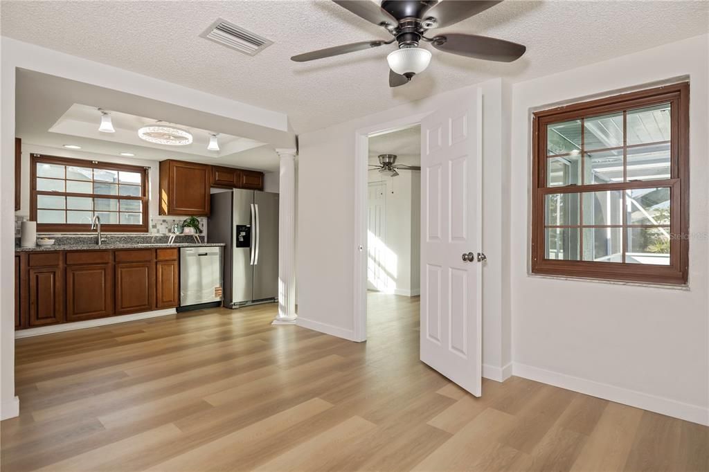 For Sale: $325,000 (3 beds, 2 baths, 1442 Square Feet)