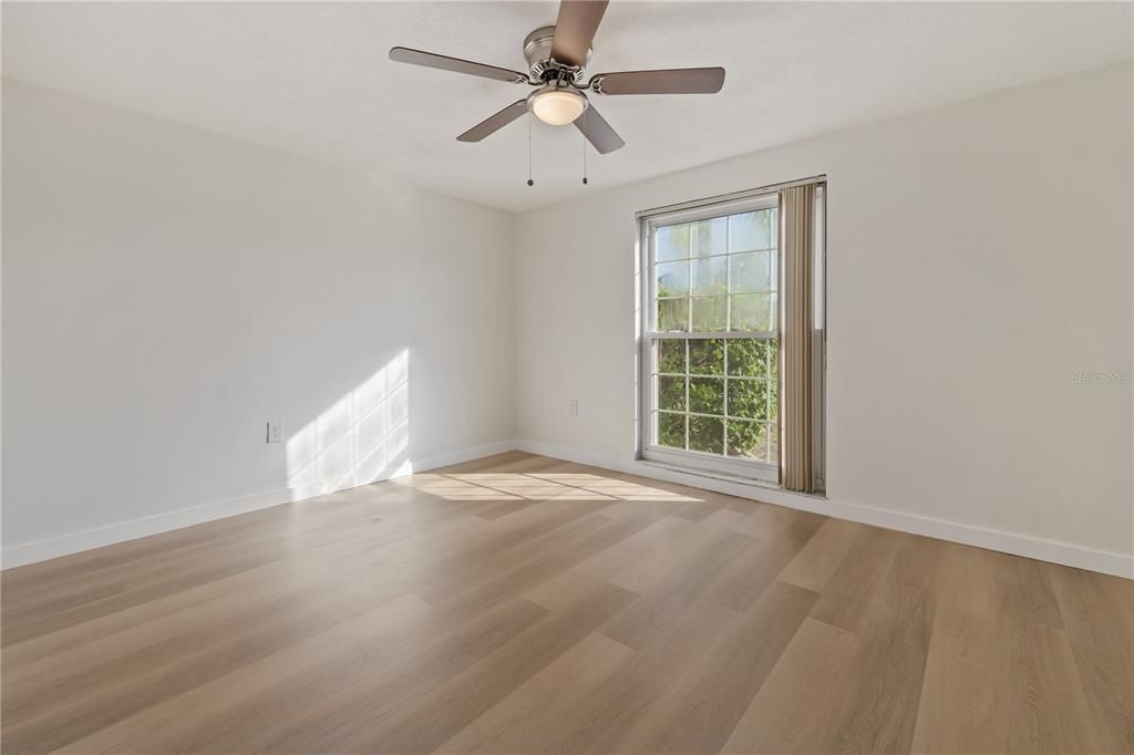 For Sale: $325,000 (3 beds, 2 baths, 1442 Square Feet)