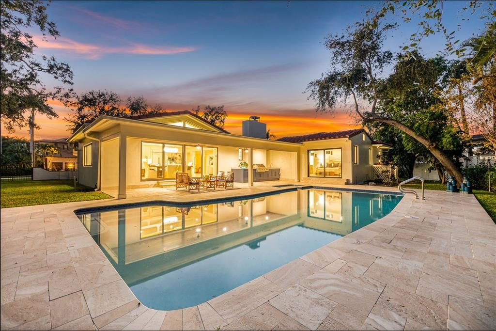 待售: $2,550,000 (5 贝兹, 4 浴室, 4043 平方英尺)