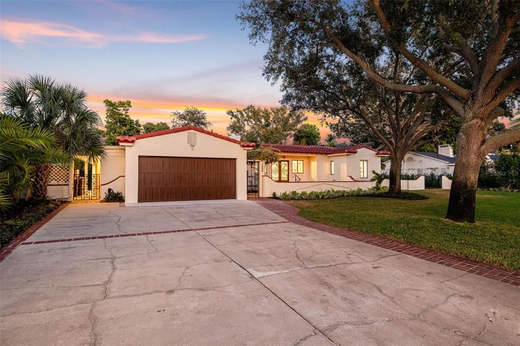 待售: $2,550,000 (5 贝兹, 4 浴室, 4043 平方英尺)