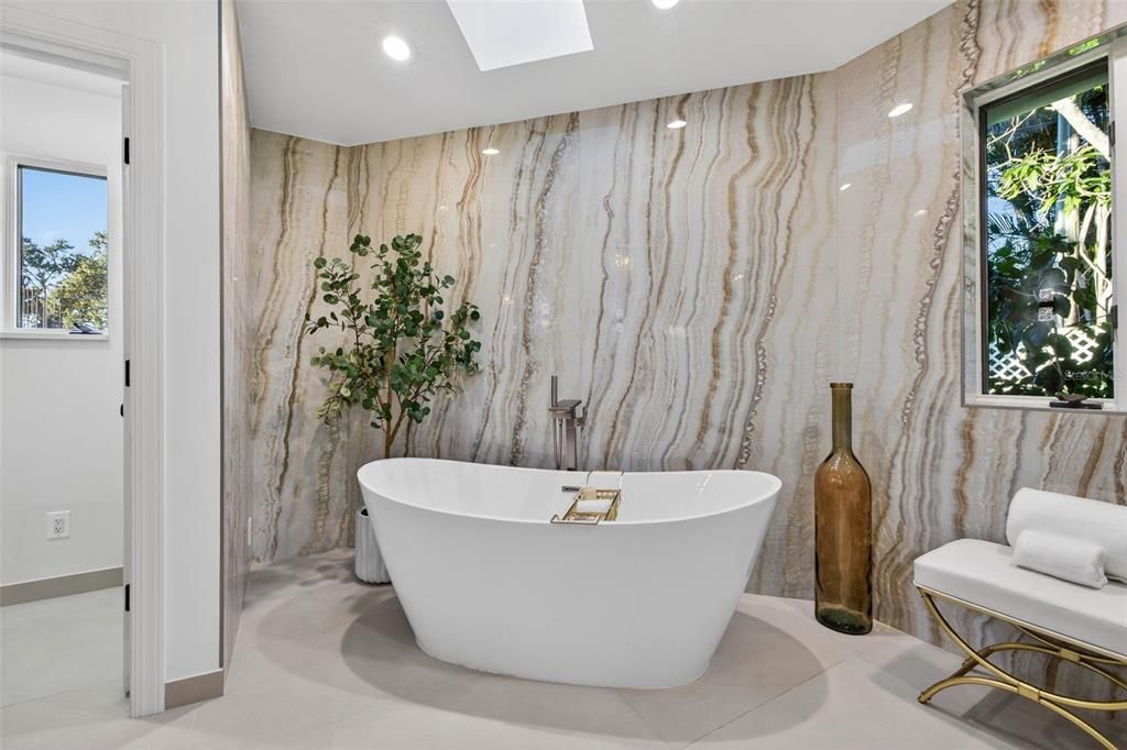 待售: $2,550,000 (5 贝兹, 4 浴室, 4043 平方英尺)