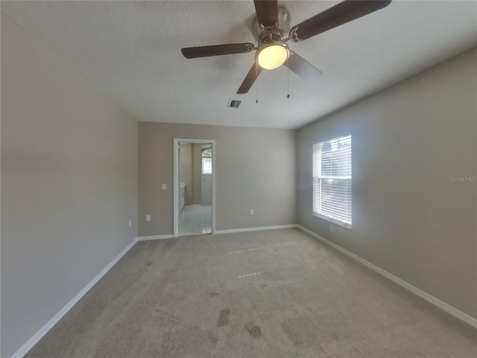 Под контрактом: $1,969 (3 спален, 2 ванн, 1541 Квадратных фут)