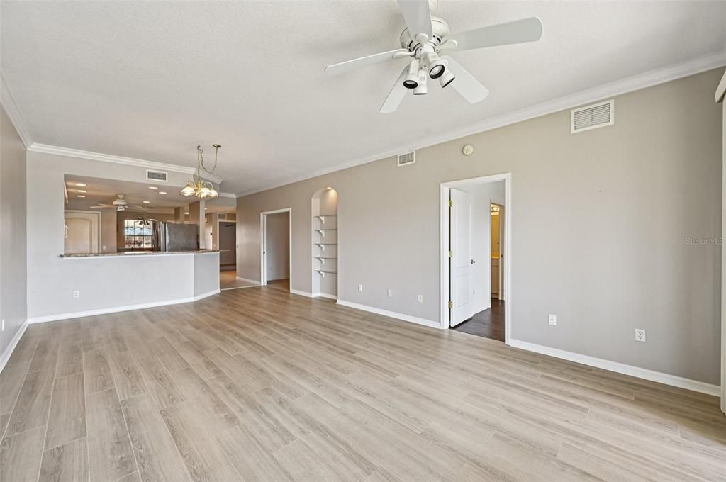 For Sale: $330,000 (3 beds, 2 baths, 1610 Square Feet)