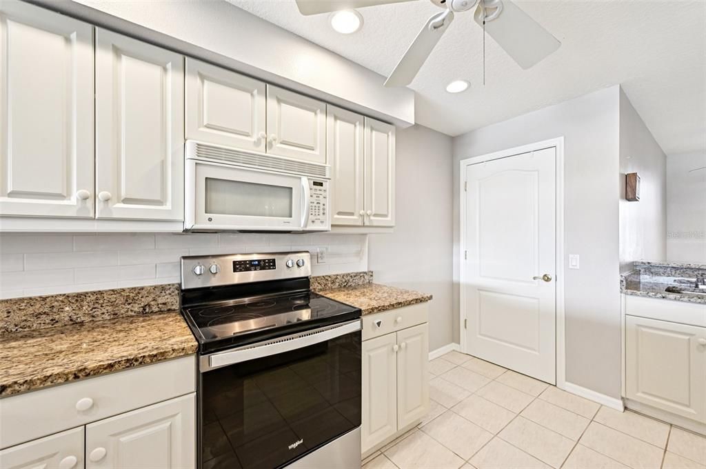 For Sale: $330,000 (3 beds, 2 baths, 1610 Square Feet)